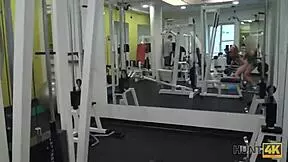 take my hunter cash and i'll buy that pretty pussy right here