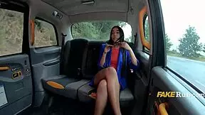 colombian babe pays taxi ride with backseat blowjob and squirt 🚀🍑