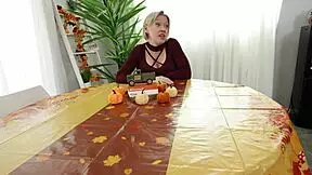 Step sis breezy bri teases wet pussy and rides cock before thanksgiving dinner bonding?