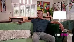 i bet stepmom’s tight ass is begging for anal finger and doggystyle pounding from daddy