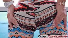 BIG BOOTY SAVANNAH FOX FINGERED BEFORE HARD FUCKING