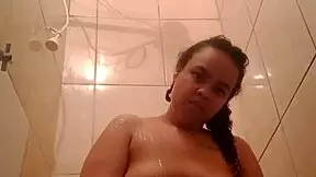 damn latina fat pussy bath tease 💦🛁