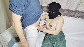 Desi Girlfriend Moans in Close-Up Choot Chudai Missionary with Boyfriend Homemade