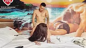 mesero takes tip for oral from exhibitionist colombian kittydj... parte 1 😩💦