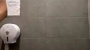 girl squirts from anal dildo fucking outdoors on webcam