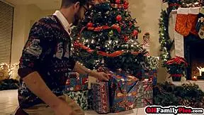 kenzie reeves toys her pussy with dildo before angel smashes her smalls on christmas night 🎄🍆