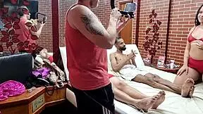 Bastidores com novinha de 18 fodendo dois machos pela primeira vez