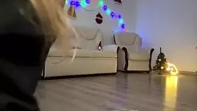 oh god im fingering my wet pussy in doggy and squirting everywhere!!