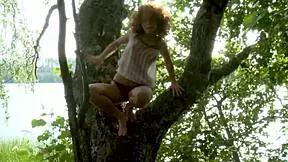 Whoa teen babe pamela fingers shaved pussy bananas deep in wild outdoors!