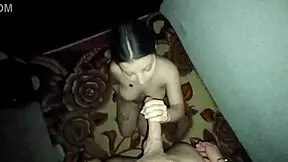 voy al cuarto de mi joven hermanastra latina de 18 para mamarla y correr en su vagina rosada