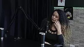 melhores momentos da charlottye no papo prive com raphaela savanah - parte 3, watch her sheer red lingerie?