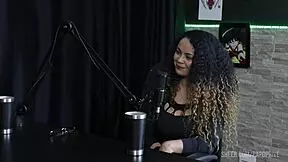 melhores momentos da charlottye no papo prive com raphaela savanah - parte 3, watch her sheer red lingerie?