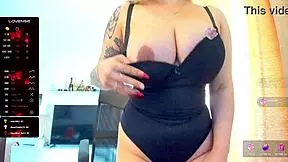 big tits blonde cam girl shakes sexy tattooed ass for tips