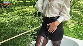 receptionist in heels takes client bath then sucks his cock deep in hotel roleplay