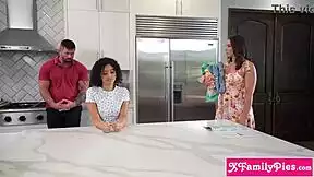 stepmom mandy waters catches stepdad pounding stepdaughter dani diaz then joins crazy swapfamily 4some deepthroat action