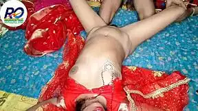 Newlywed bride's hairy pussy squirts on honeymoon fisting while hubby watches barefoot