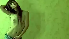 Hot Girlfriend Teases in Tight Jeans Before Wild Fuck