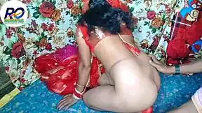 Newlywed bride's hairy pussy squirts on honeymoon fisting while hubby watches barefoot