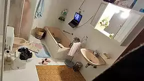 imagine catching your sister in the bath with her toy buzzing away secretly