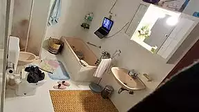 imagine catching your sister in the bath with her toy buzzing away secretly