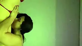 Namoradinhas lésbicas safadas licking pussies and fucking hard with strapon in sensual bisexual massage!