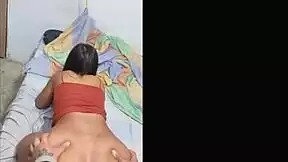 hijastra de 18 años con culona grande abre su culo para primer anal con monster cock gaping spread