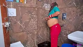 pinki bhabhi strips saree bathroom hard fuck creampie 💦🔥