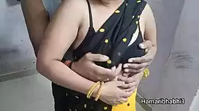 Desi bhabhi lifts saree for hardcore pounding by dewar