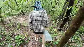 i was out picking mushrooms in tha forest and suddenly gotta pee so bad thai voice 4k
