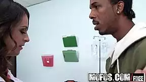 mofos milfs like it black delilah davis gags on huge bbc deepthroat in the bath