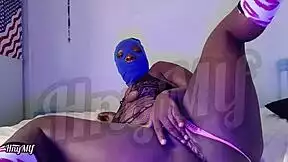 oh god i'm so horny watching this milf vibe her pussy solo at home