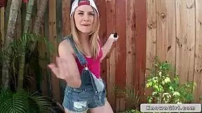 GREAT ASS TEEN GIRLFRIEND FUCKS OUTDOORS POV