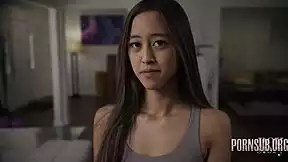 oye, ¿cómo resolvemos esto con tu madrastra tetona y culona pidiendo creampie taboo?