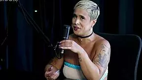 Loira Pelada Gets Sensual Massage After Regretful Night Out