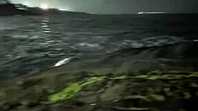 novinha ditches boyfriend at beach to fuck buceta behind arpoador rock