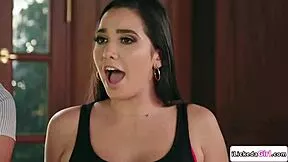 stepmom jumps in licks stepdaughter with lesbian teacher pussy feast 👅👅