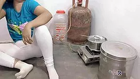 Teen girlfriend's tight pussy milks my cum in hot creampie quickie