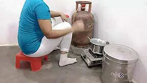 Teen girlfriend's tight pussy milks my cum in hot creampie quickie