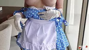 Sweetie Fox burns chicken while hubby worships her wet pin-up ass in kitchen