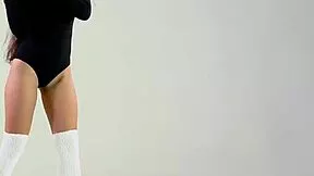 brunette gymnast tonya bellucci stretches pussy legs wide naked!