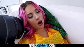 best friend stepdad licks jazmin luv smooth shaved pussy to orgasm