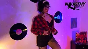 omg this 80s beauty from colombia teases her man with solo toy play and deepthroat 😍🍆