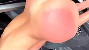 damn cara sexo duro no carro com essa putinha brasileira pequena buceta destruída por pica enorme 😈🍑🔥