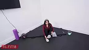 Ever seen the tiniest 82 lbs girl with braces get casted?