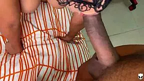 Inviting my friend to fuck my boyfriend then play with his cum between our pussies