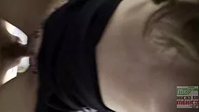 Me encanta squirting jugos from this princesa's tight coño using machine on mexican milf wife.