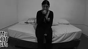 Apenas 18 y esta latina brunette esta lista para mamar verga y coger duro en pov