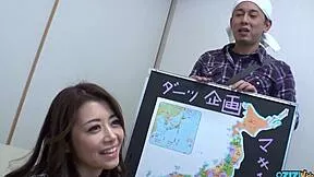 whoa, she's painting while showing how she deepthroats with big clit passion and swallows cum 😍