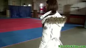 that real amateur girl next door flashes her petite body right in the gym