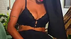 freira's squirting hard with that monster vibrator in her tight pussy 😩💦🔥